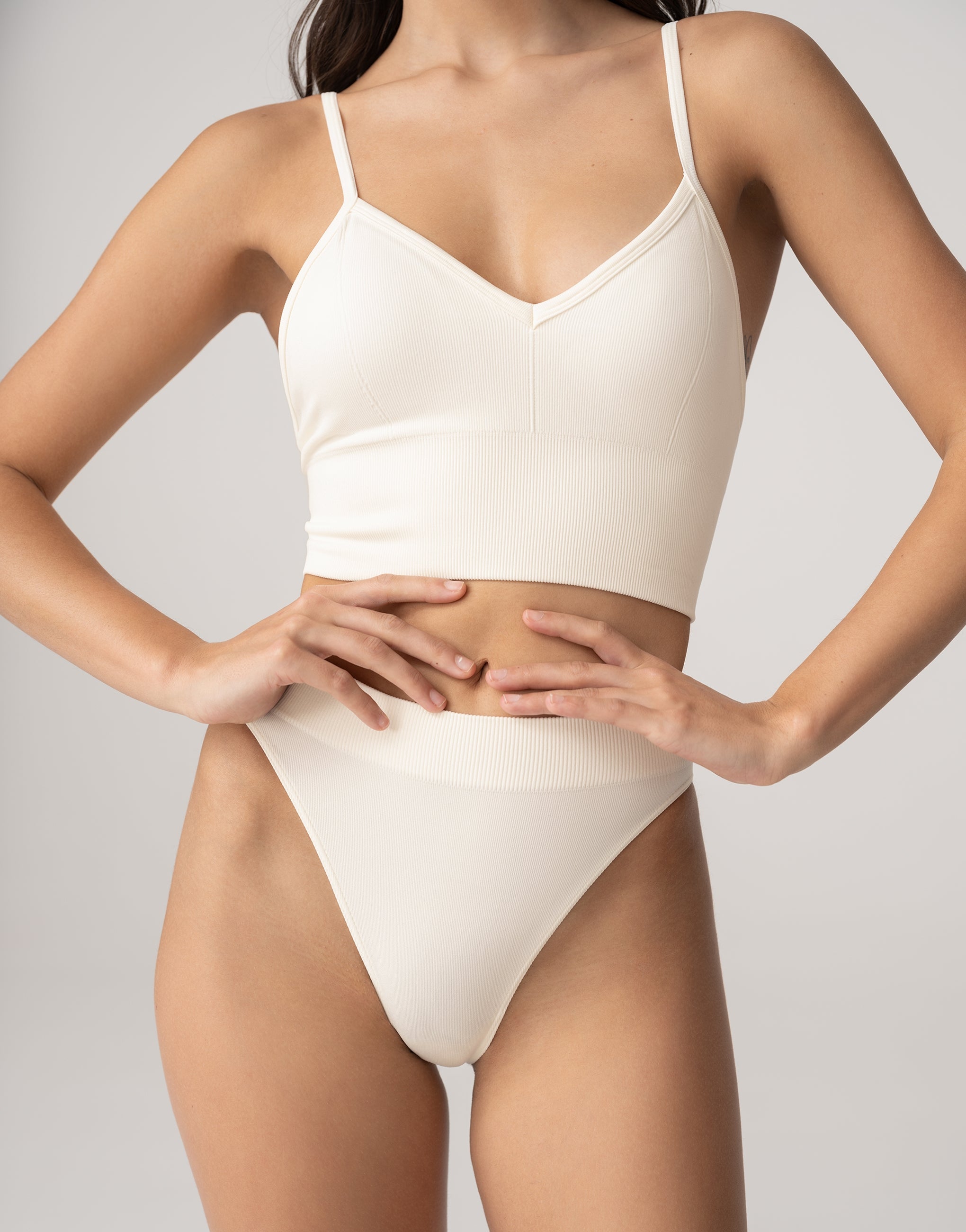CD572 Ärmelloses Crop-Top