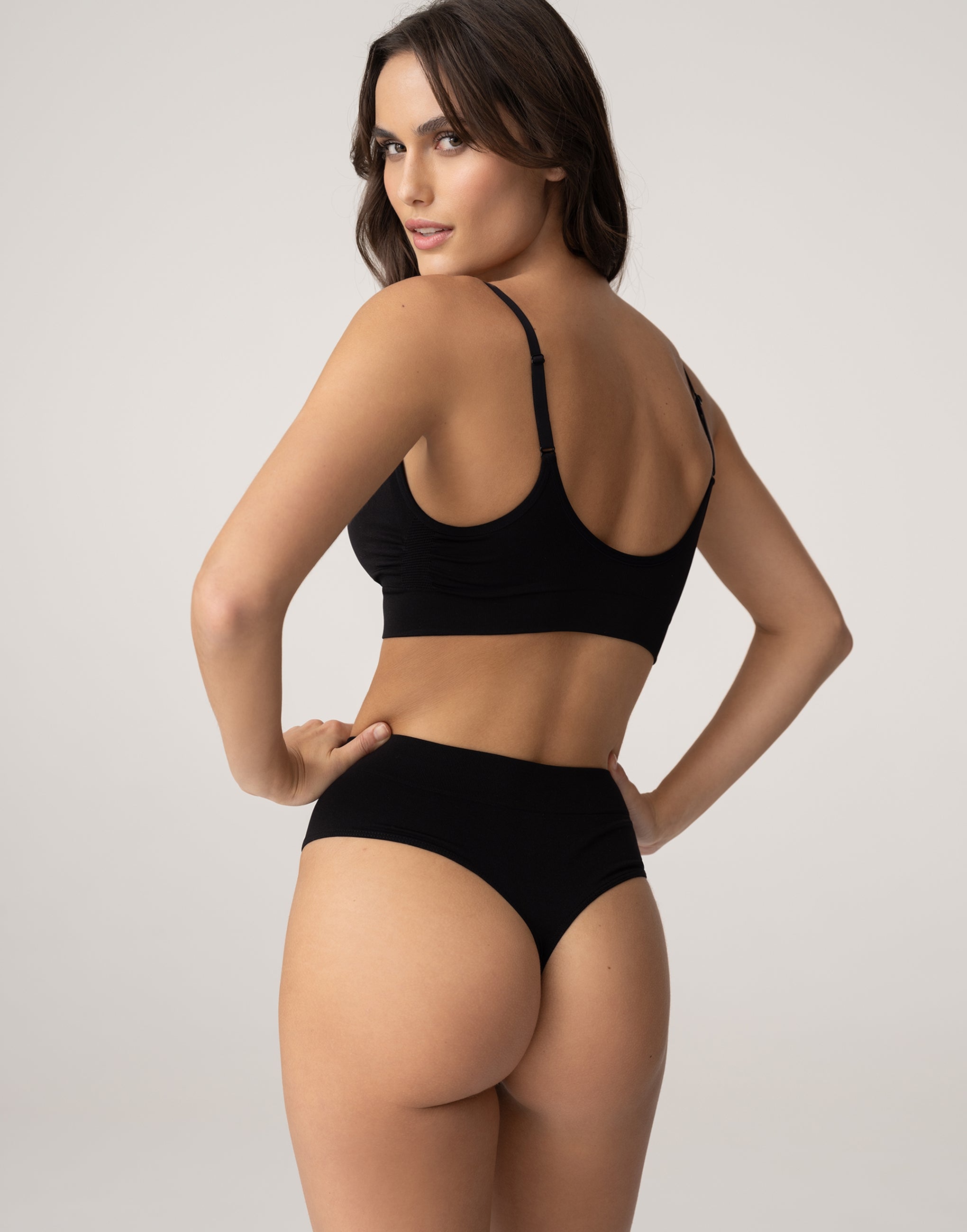 CD573 Thong