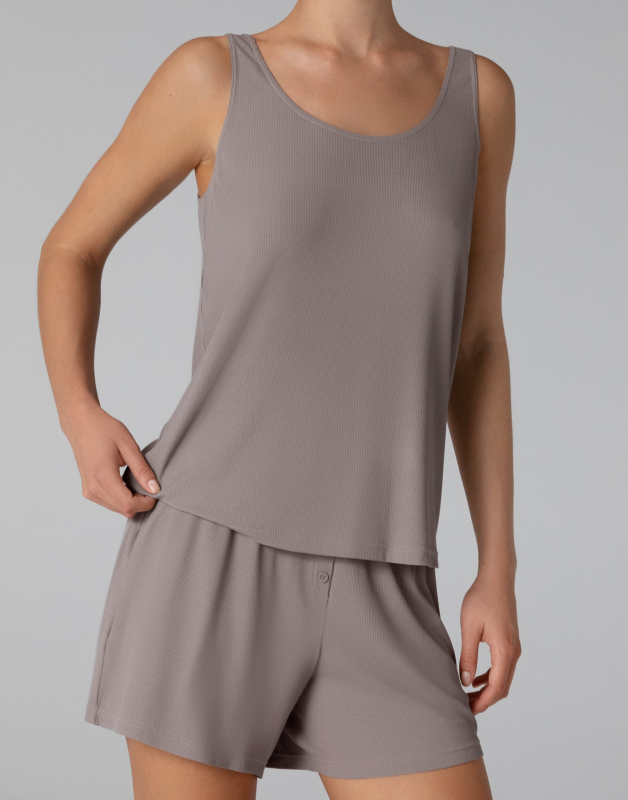 MD932 Tank Top and Shorts Set