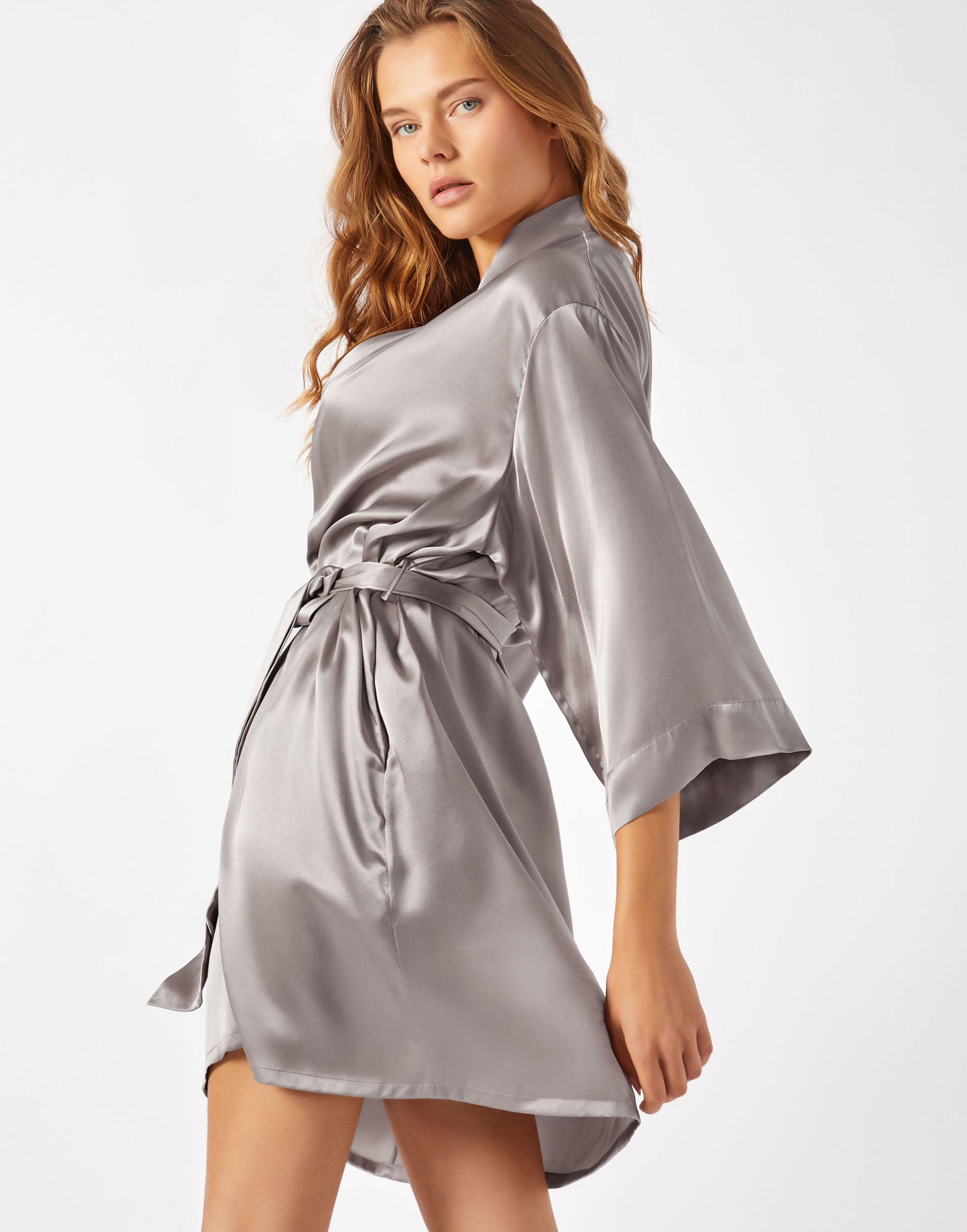 Robe de chambre en soie à manches trois-quarts PD267