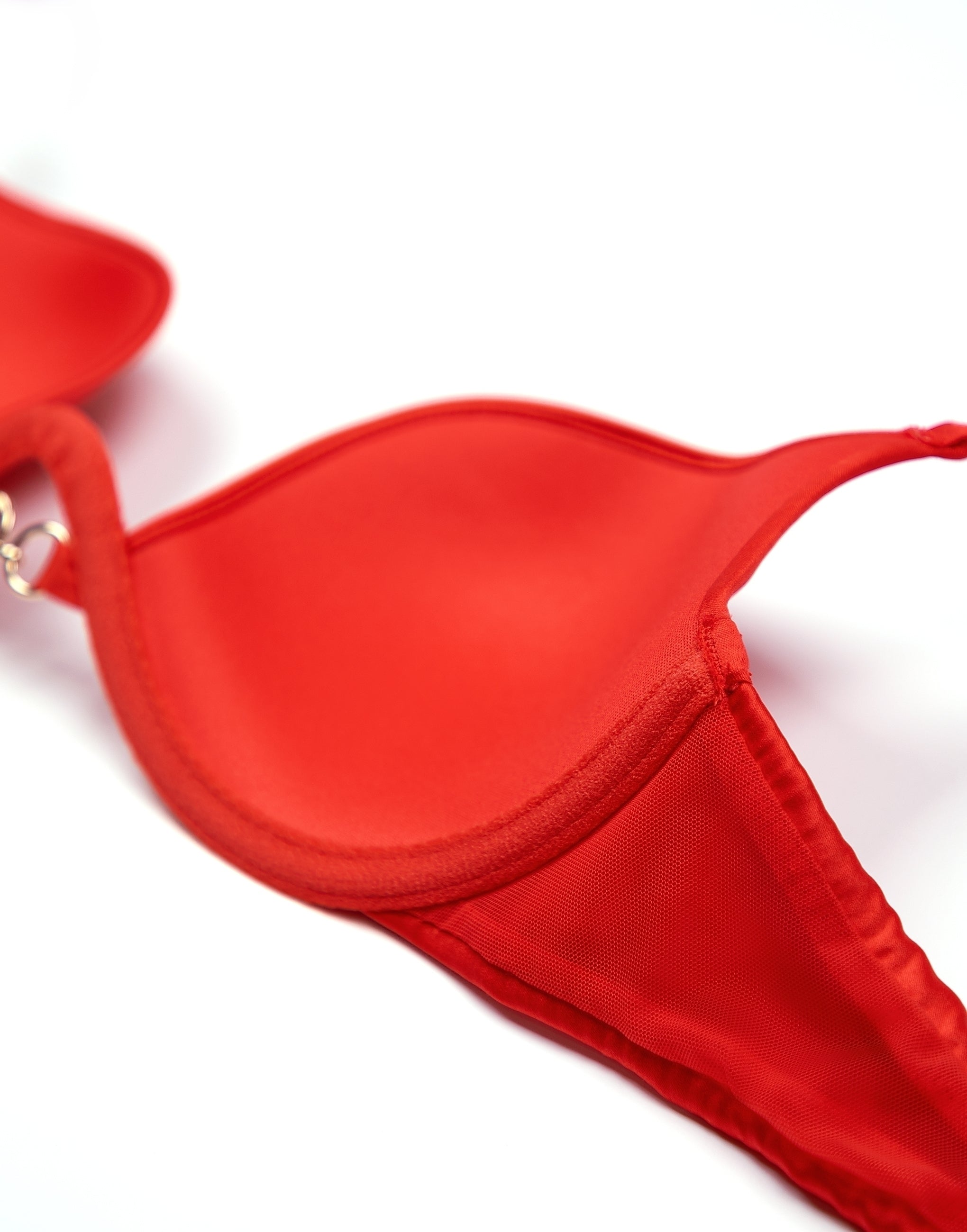 Bra with preformed cups CD657
