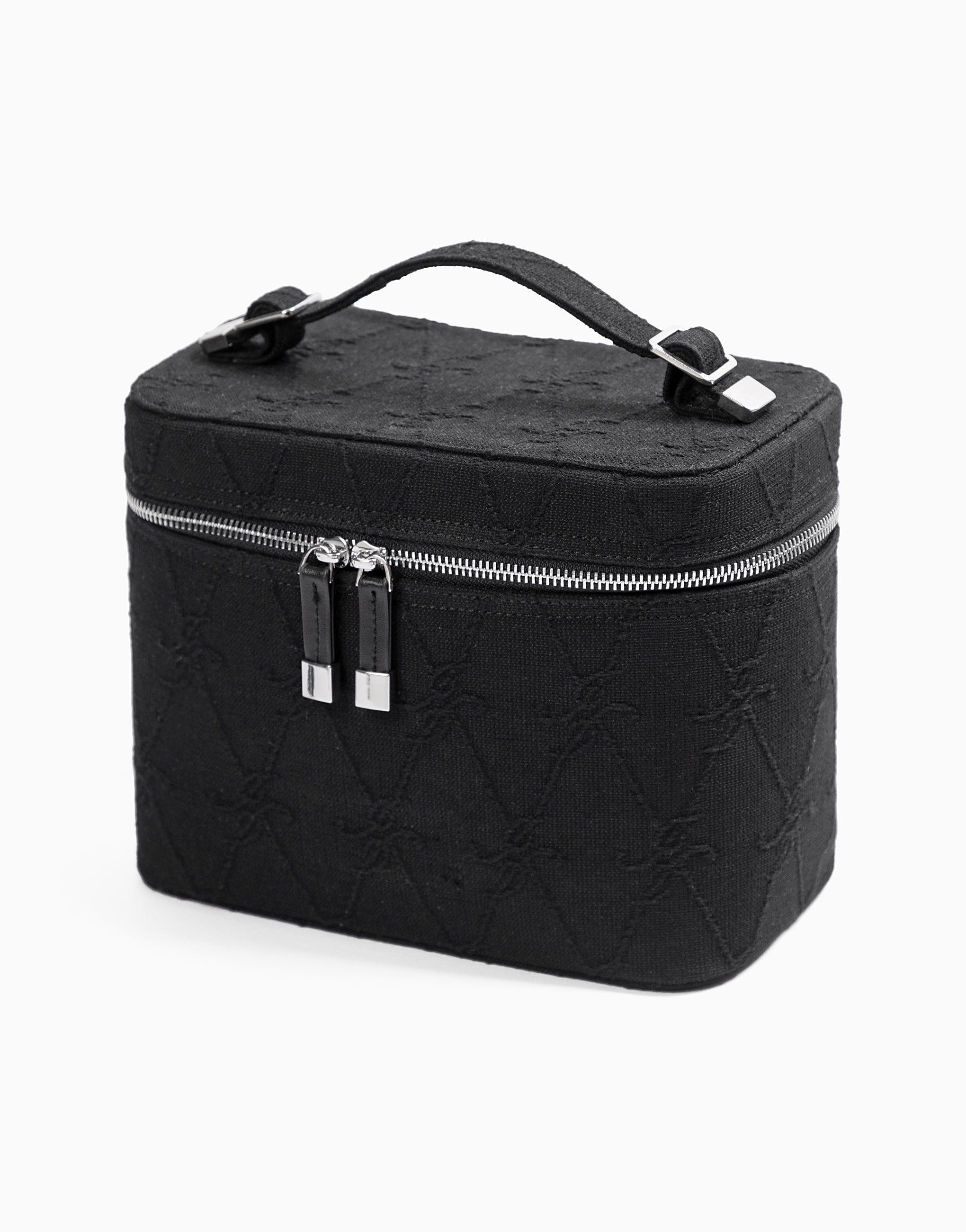 a cosmetic bag ID396