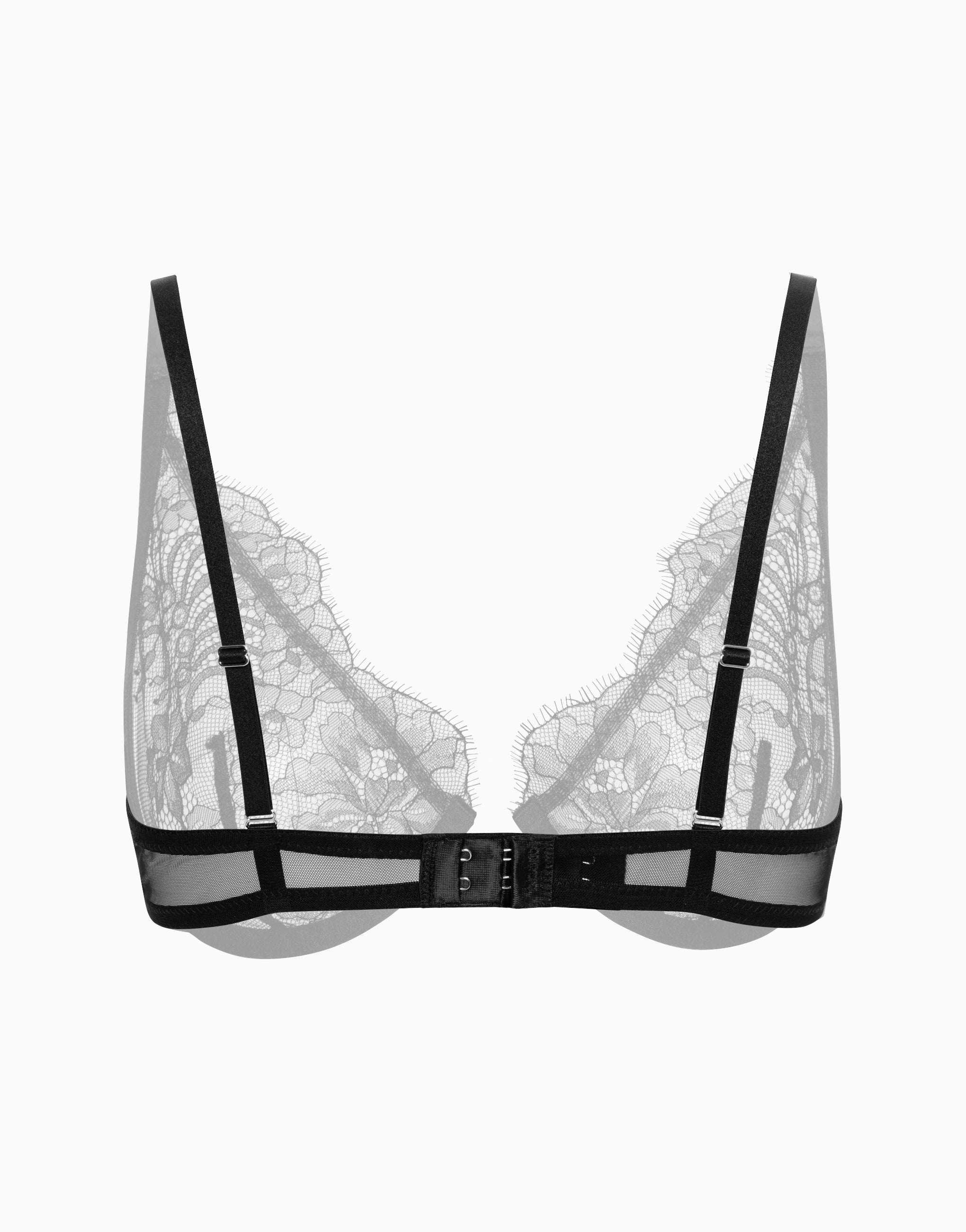 Bra with soft cups on a thin center CD868