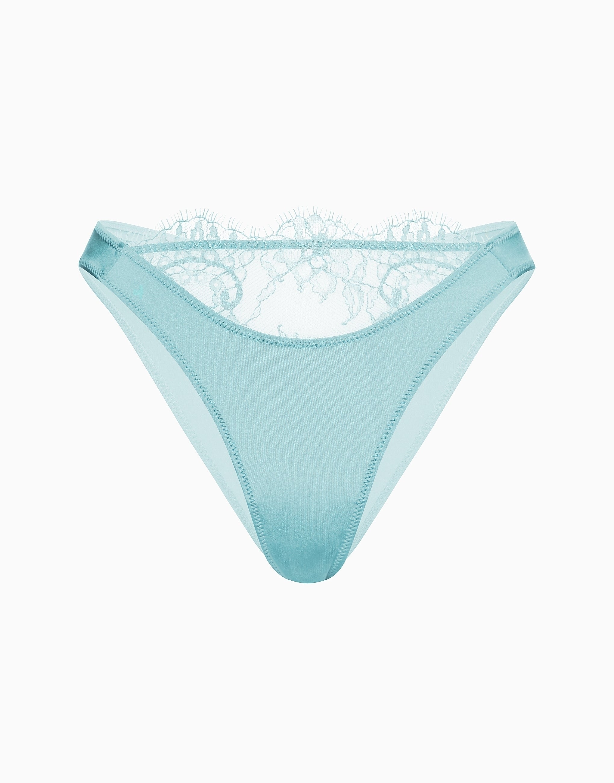 CD686 Thong